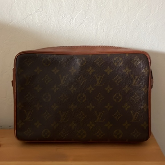Vintage Louis Vuitton rectangular crossbody, strap missing, zipper separation - Picture 2 of 15